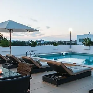 apartamentos-sunset-oasis-ibiza-only-adults.balearic-islands.net/